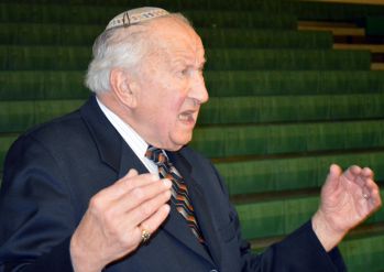 Martin Lowenberg speaks to Comstock Park students about surviving the Holocaust