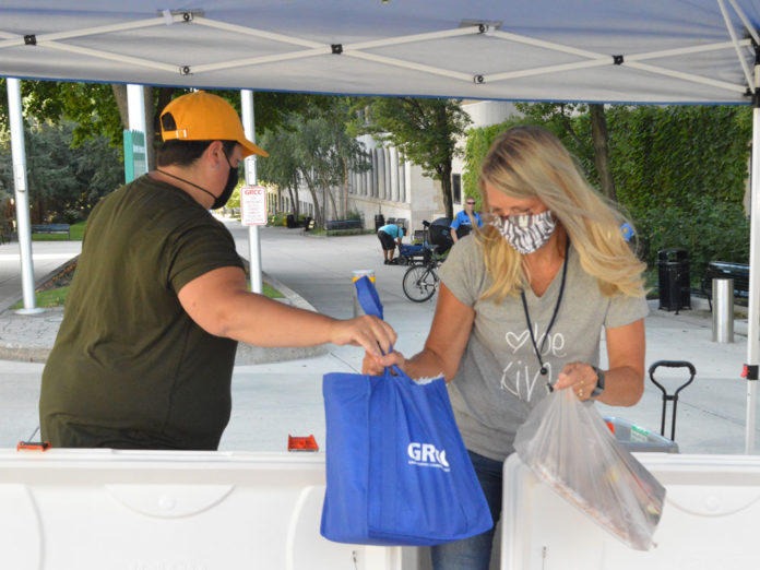 GRCC-feeding-hungry-students-7